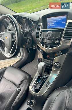Хетчбек Chevrolet Cruze 2012 в 