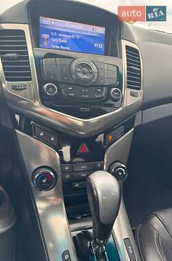 Хетчбек Chevrolet Cruze 2012 в 