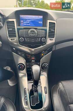 Хетчбек Chevrolet Cruze 2012 в 