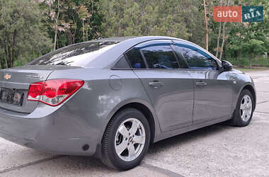 Седан Chevrolet Cruze 2010 в 