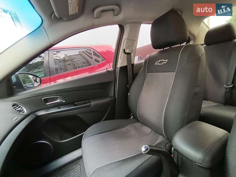 Седан Chevrolet Cruze 2011 в Тернополі