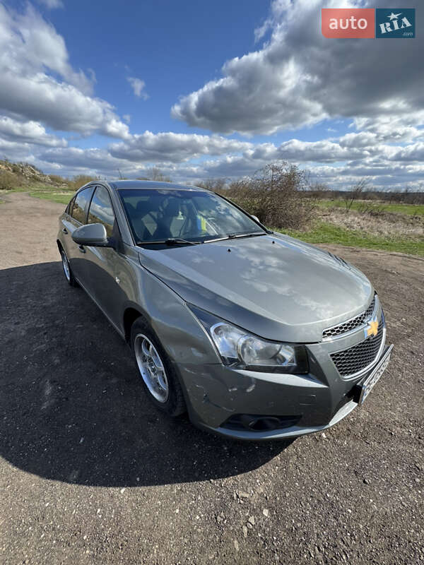 Седан Chevrolet Cruze 2011 в Южноукраинске