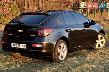 Хэтчбек Chevrolet Cruze 2011 в 