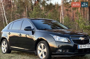 Хэтчбек Chevrolet Cruze 2011 в 