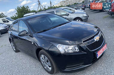 Хетчбек Chevrolet Cruze 2012 в 