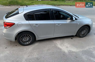Хэтчбек Chevrolet Cruze 2012 в 