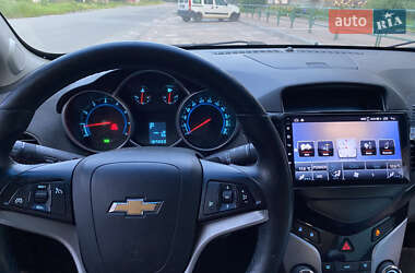 Хэтчбек Chevrolet Cruze 2012 в 