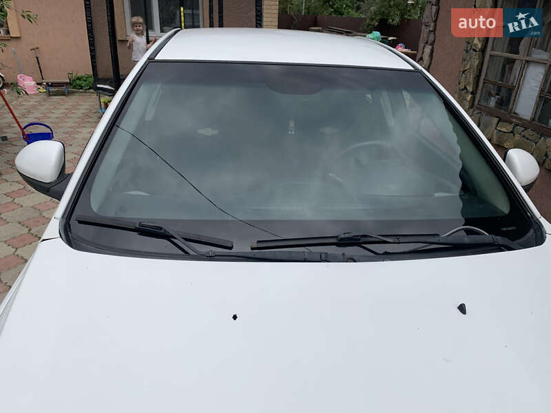 Седан Chevrolet Cruze 2010 в Малине