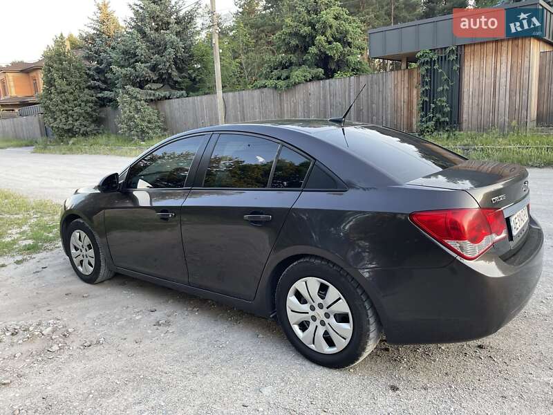 Седан Chevrolet Cruze 2014 в Днепре