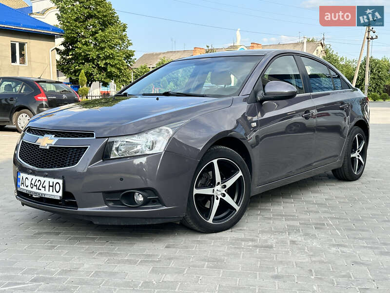 Седан Chevrolet Cruze 2010 в Луцьку