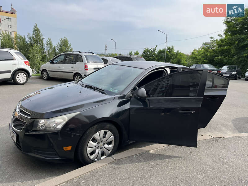 Седан Chevrolet Cruze 2013 в Киеве