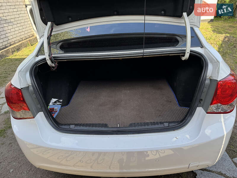 Седан Chevrolet Cruze 2009 в Житомирі