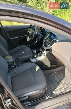 Хэтчбек Chevrolet Cruze 2011 в Вышгороде