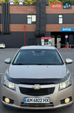 Хэтчбек Chevrolet Cruze 2012 в 