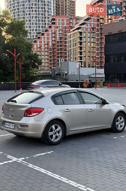 Хэтчбек Chevrolet Cruze 2012 в 