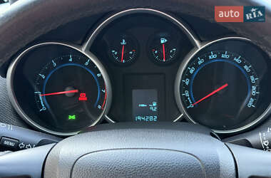 Хэтчбек Chevrolet Cruze 2012 в 