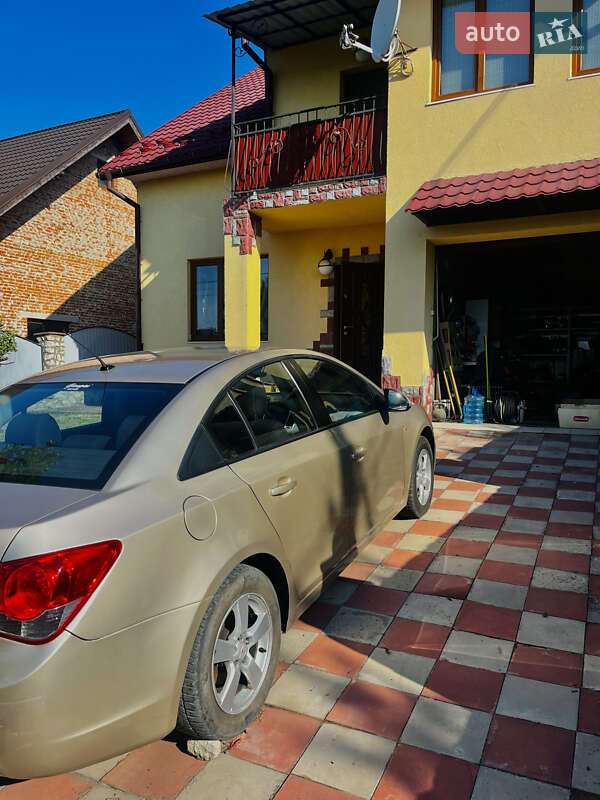 Седан Chevrolet Cruze 2011 в Тернополе