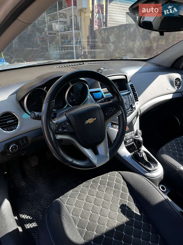 Седан Chevrolet Cruze 2011 в Тернополе