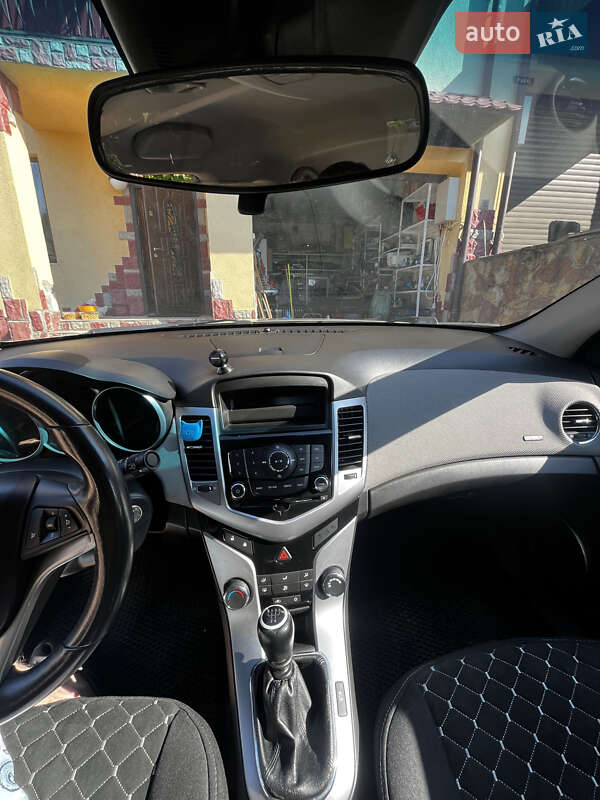 Седан Chevrolet Cruze 2011 в Тернополе