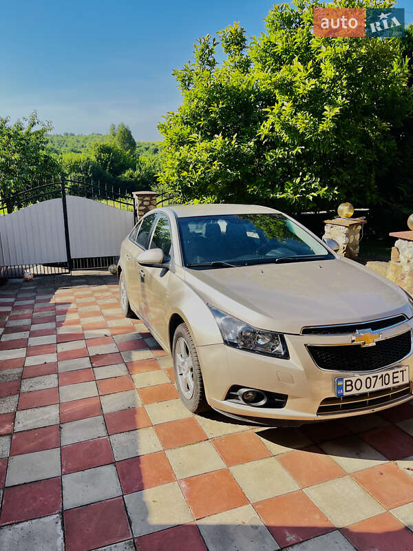 Седан Chevrolet Cruze 2011 в Тернополе