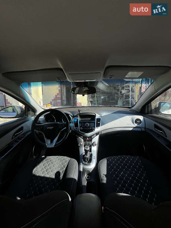 Седан Chevrolet Cruze 2011 в Тернополе