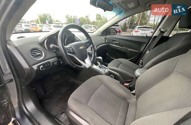 Хэтчбек Chevrolet Cruze 2013 в 