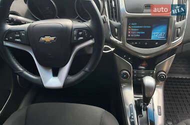 Хэтчбек Chevrolet Cruze 2013 в 