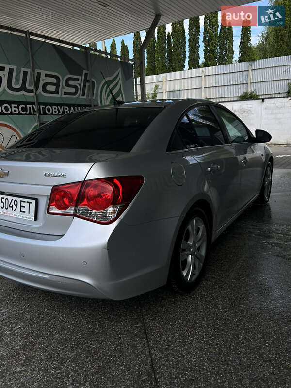 Седан Chevrolet Cruze 2012 в Черновцах