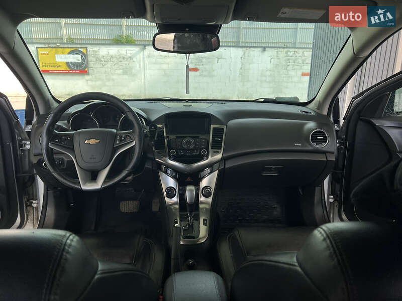 Седан Chevrolet Cruze 2012 в Черновцах