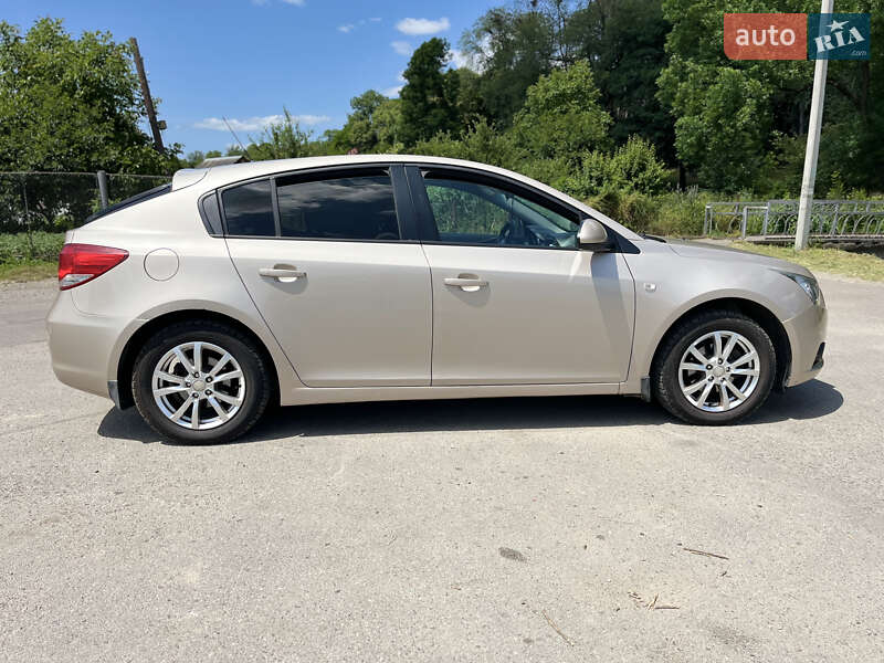 Хэтчбек Chevrolet Cruze 2012 в Калуше