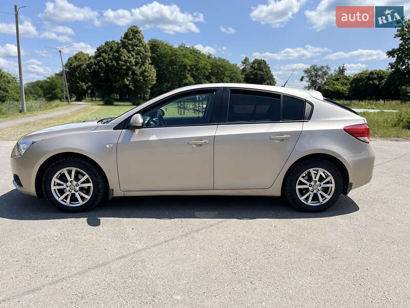 Хэтчбек Chevrolet Cruze 2012 в Калуше