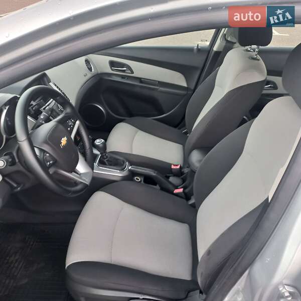 Седан Chevrolet Cruze 2011 в Києві