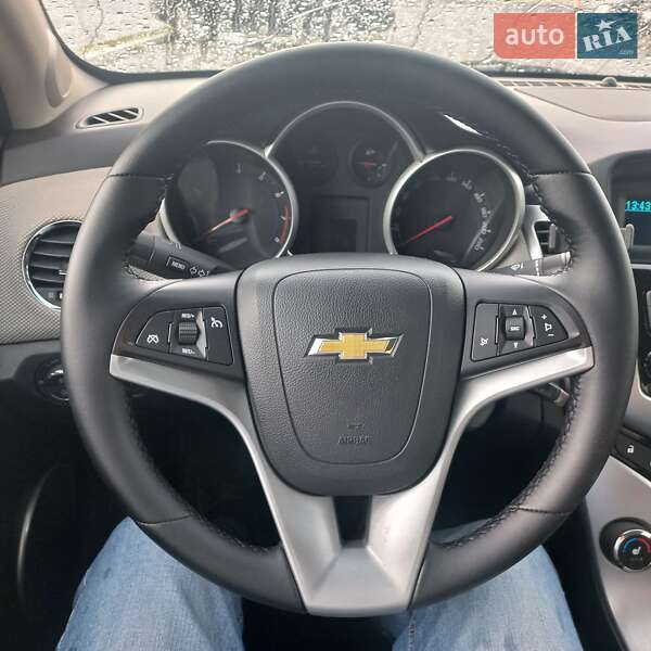 Седан Chevrolet Cruze 2011 в Києві