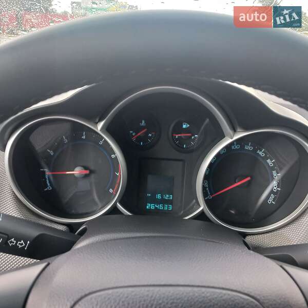 Седан Chevrolet Cruze 2011 в Києві