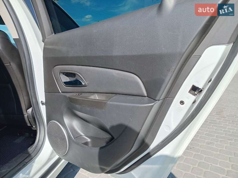 Седан Chevrolet Cruze 2012 в Львове