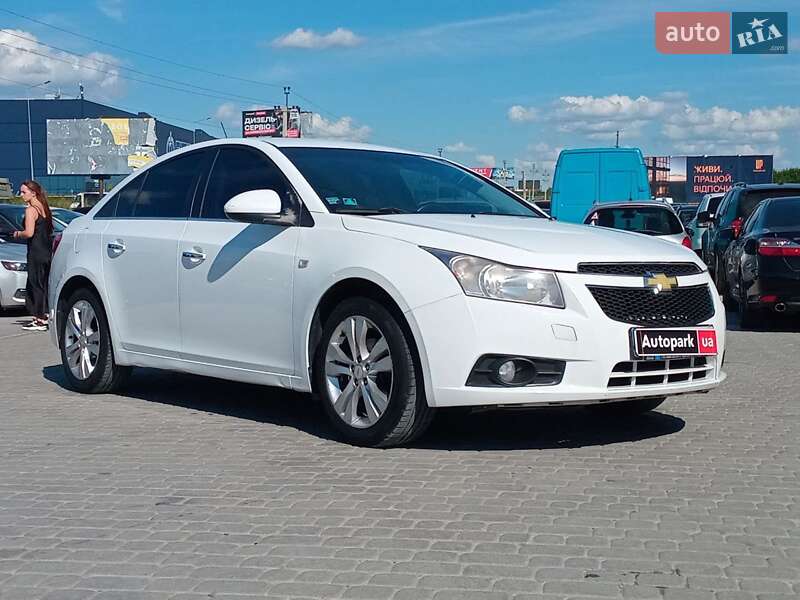 Седан Chevrolet Cruze 2012 в Львове