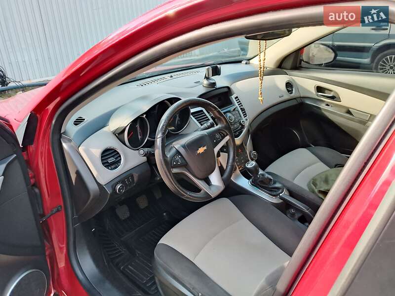 Седан Chevrolet Cruze 2011 в Тернополі
