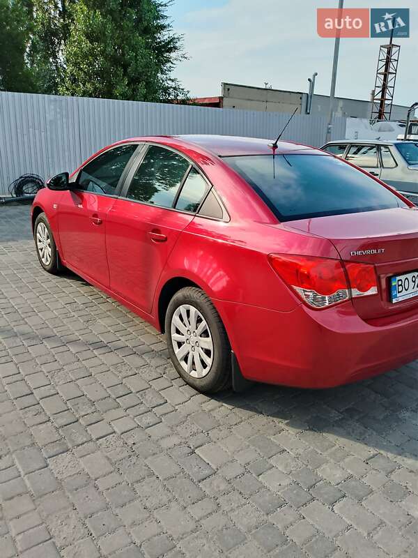 Седан Chevrolet Cruze 2011 в Тернополі