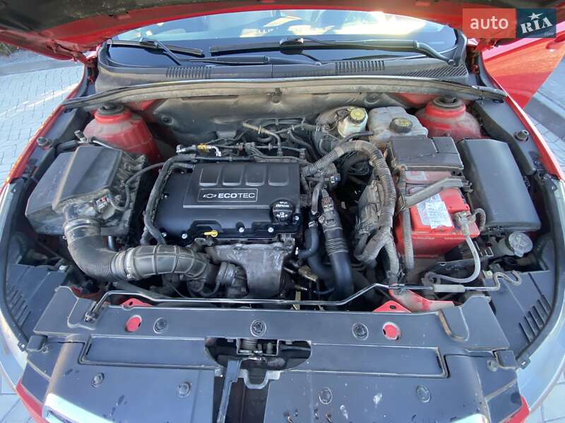 Седан Chevrolet Cruze 2015 в Львове