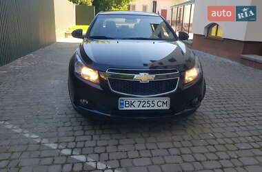 Седан Chevrolet Cruze 2010 в Острозі