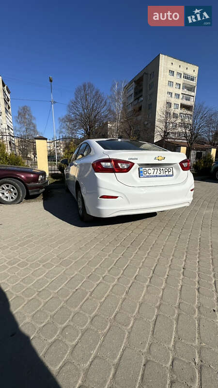 Седан Chevrolet Cruze 2018 в Львове
