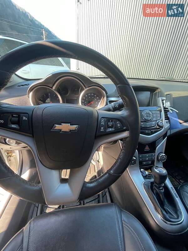 Седан Chevrolet Cruze 2014 в Міжгір'ї