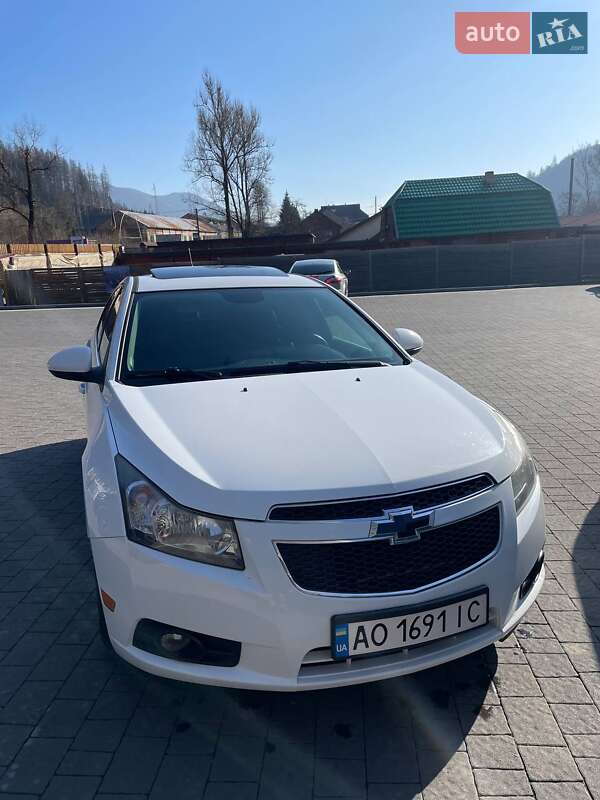 Седан Chevrolet Cruze 2014 в Міжгір'ї