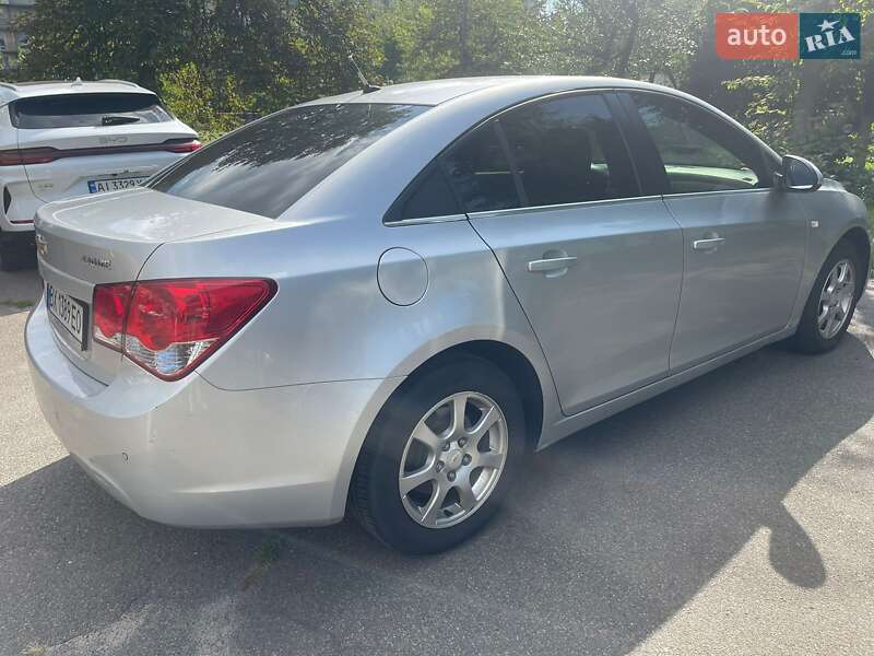 Седан Chevrolet Cruze 2011 в Киеве