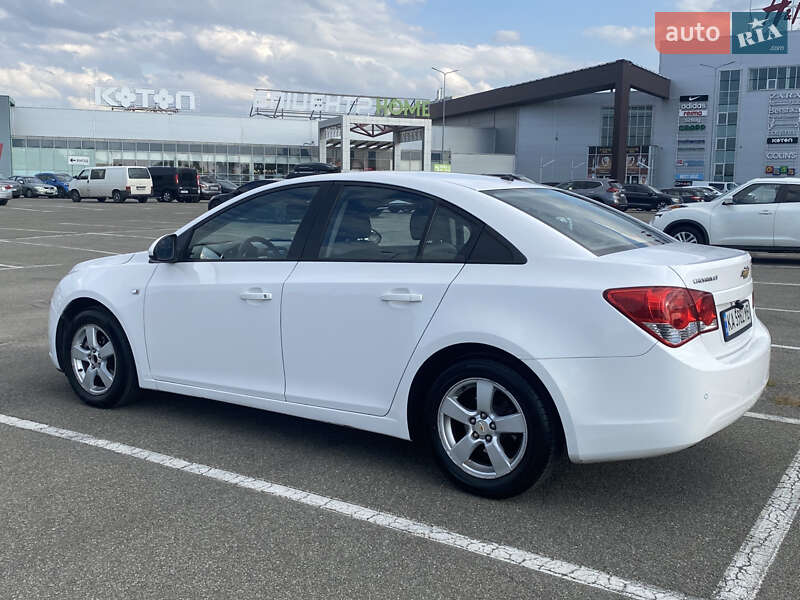 Седан Chevrolet Cruze 2009 в Киеве фото 3 Седан Chevrolet Cruze 2009 в Киеве