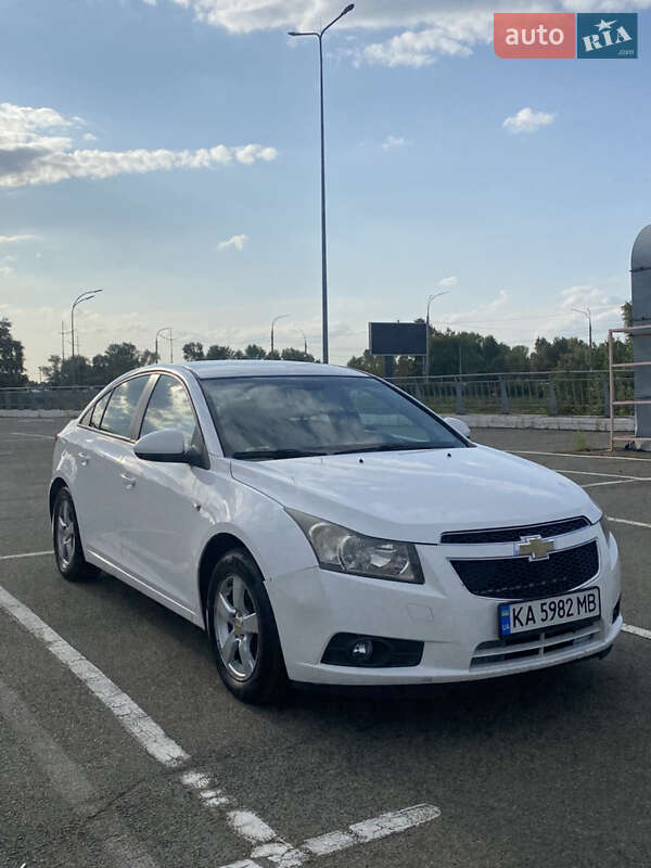 Седан Chevrolet Cruze 2009 в Киеве фото 6 Седан Chevrolet Cruze 2009 в Киеве