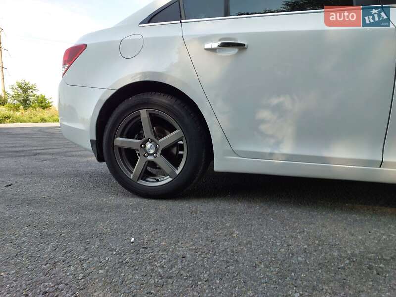 Седан Chevrolet Cruze 2011 в Виннице