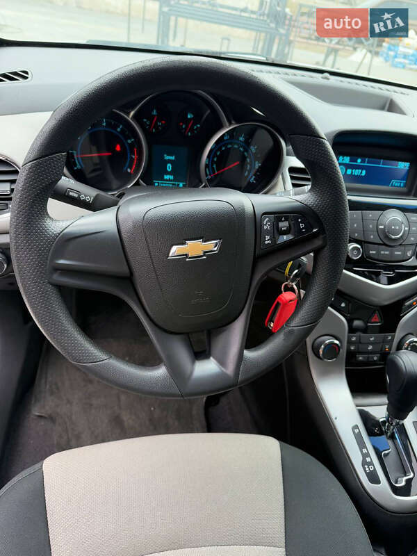 Седан Chevrolet Cruze 2011 в Одесі