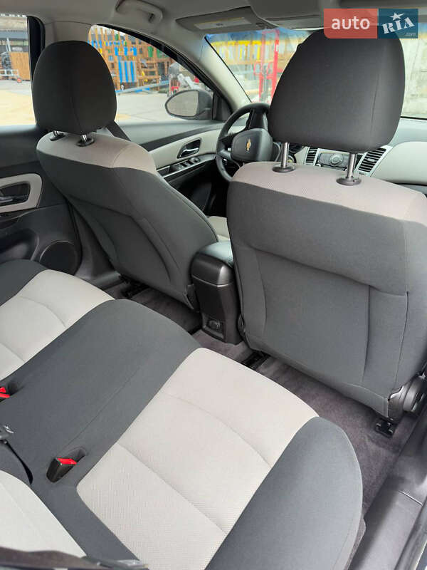 Седан Chevrolet Cruze 2011 в Одесі