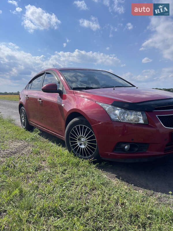 Седан Chevrolet Cruze 2010 в Полтаві